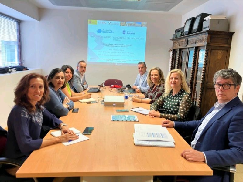 Fundación Barredo - La directora general de Energía, se ha reunido junto con miembros de su equipo y de la FundacionBarredo 1 1683732348906 Fundación Barredo